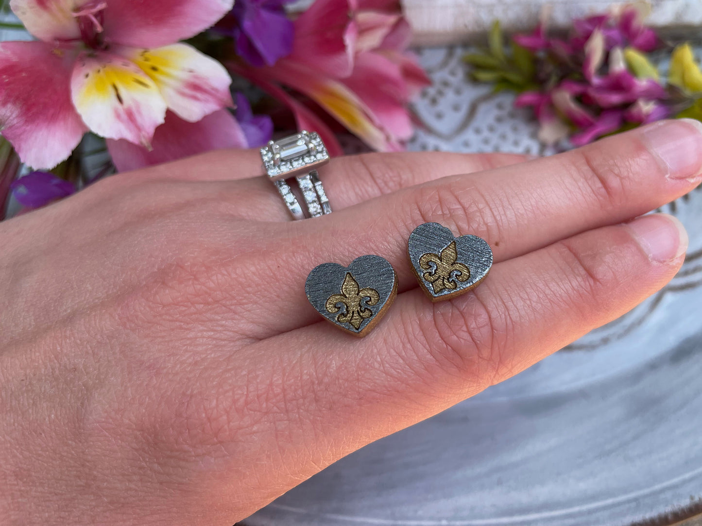 Fleur De Lis In Heart Studded1