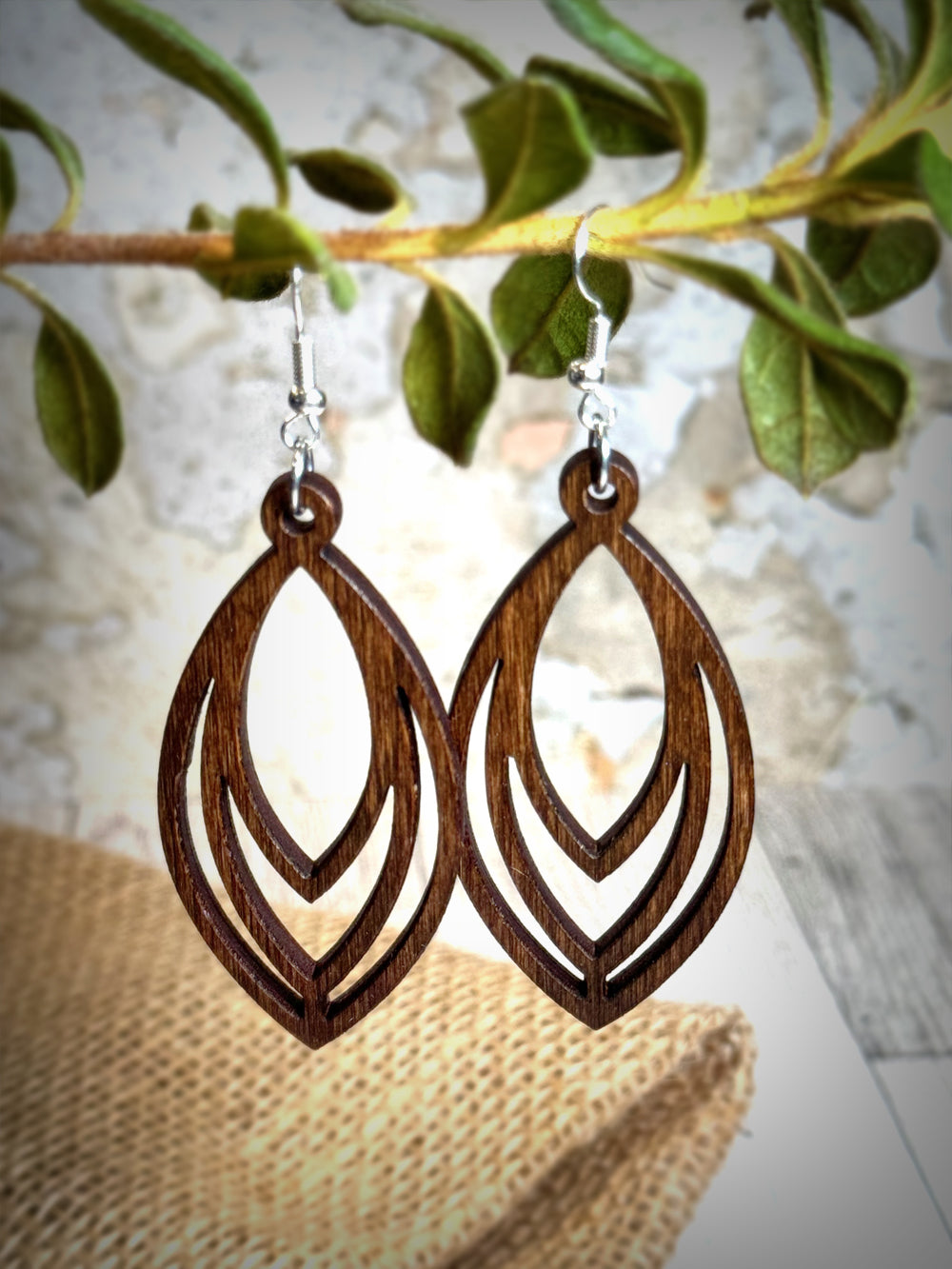 Geometric Dangle Earring - Round